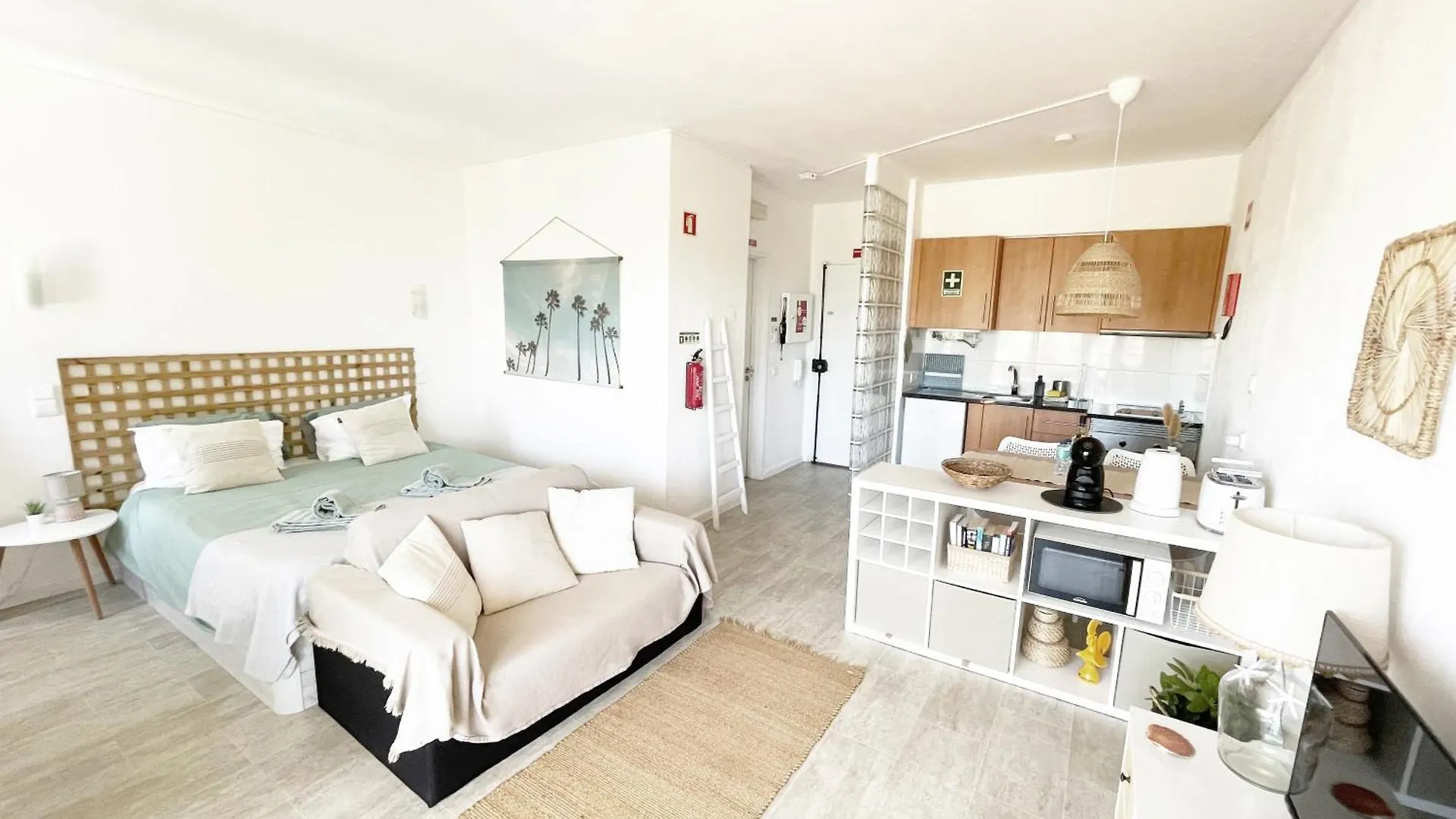 Lejlighed Seaview Studio - 10 Min. Beach, Private Condo, Pool, Grill & Free Parking Albufeira